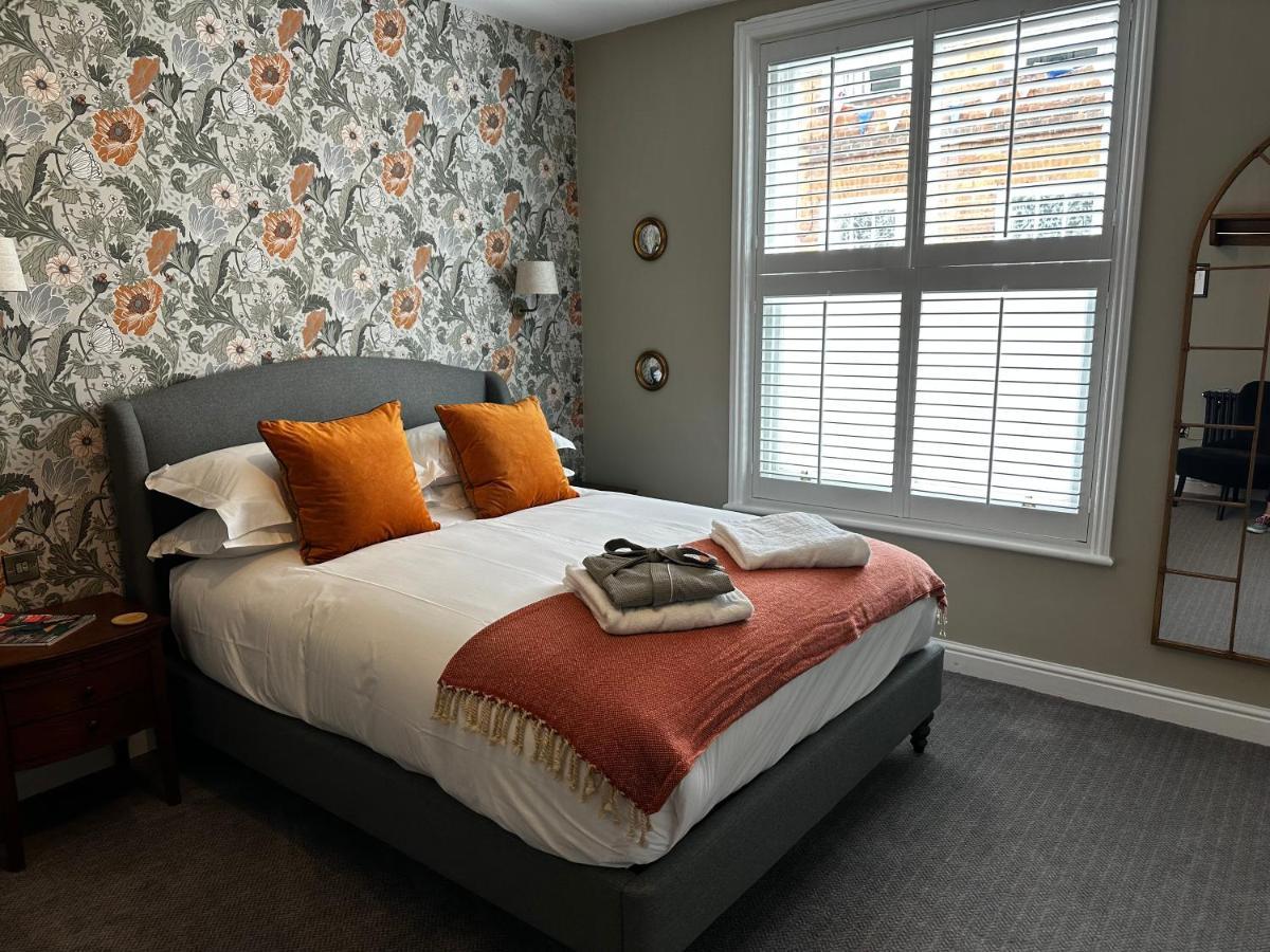 The Crown Pub And Hotel Manningtree Dış mekan fotoğraf