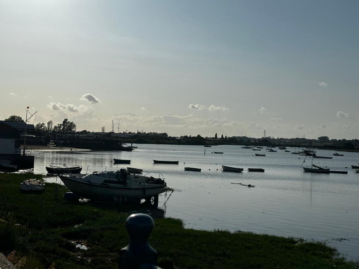 The Crown Pub And Hotel Manningtree Dış mekan fotoğraf